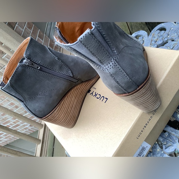 Lucky Brand Grey Leather Upper Booties Size 6 1/2 M - Picture 4 of 7